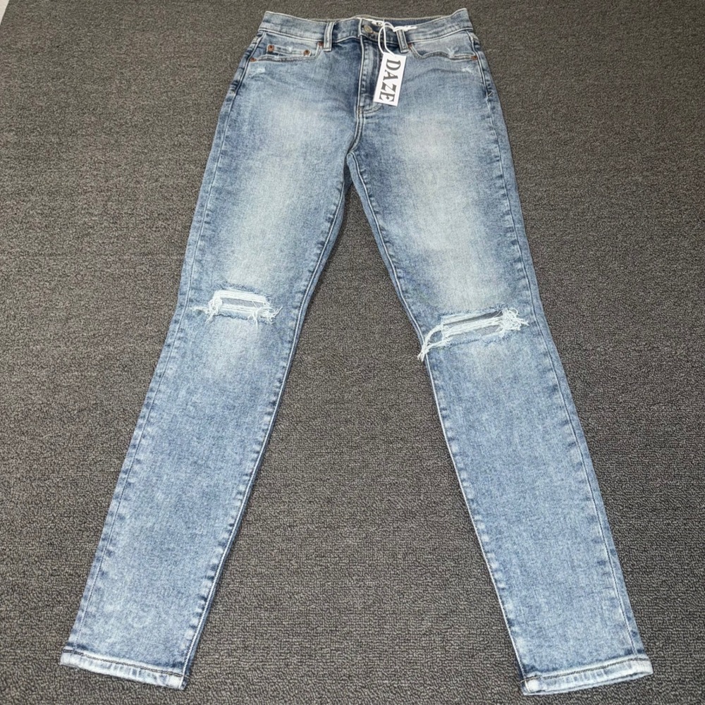 NWT Daze Denim Moneymaker High Rise Vintage Skinny Jeans Blue Distressed Size 26